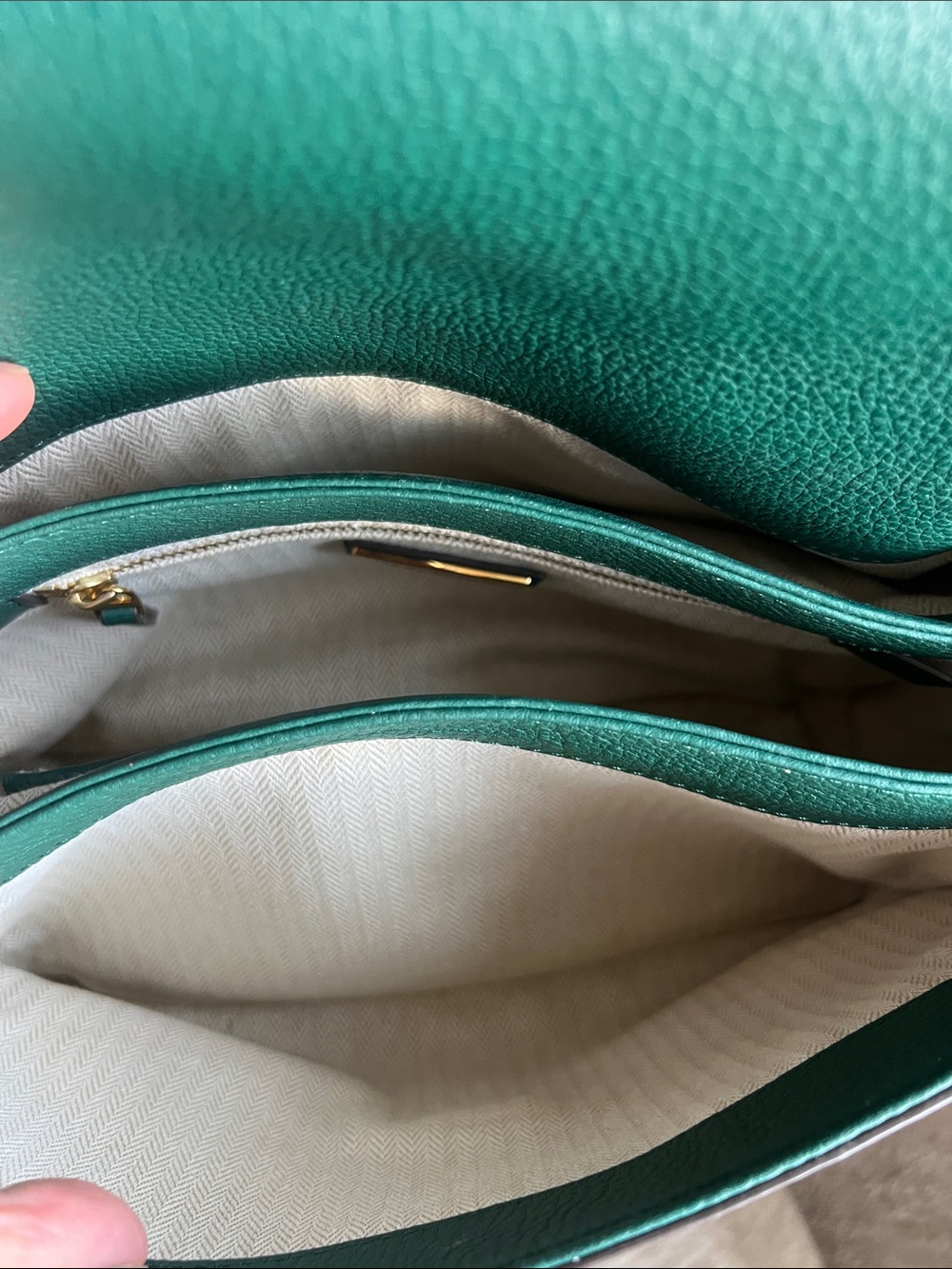 Authentic Tory Burch Emerald Green Leather Flap Crossbody with Gold Logo - Picture 10 of 10